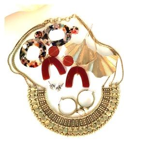 Lot of 5 pairs earrings + necklace